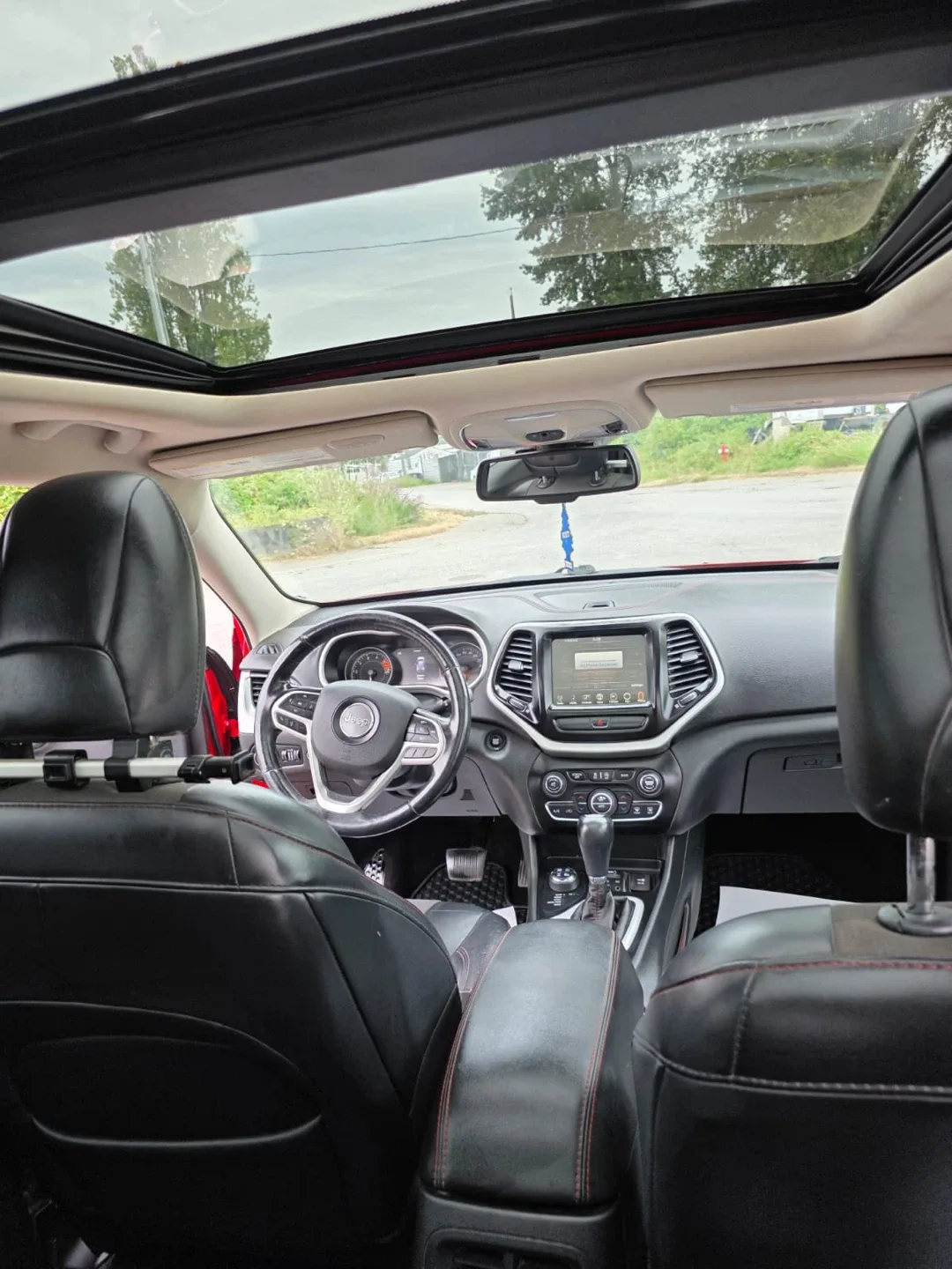 2017 Jeep Cherokee Trailhawk image indicator(7)