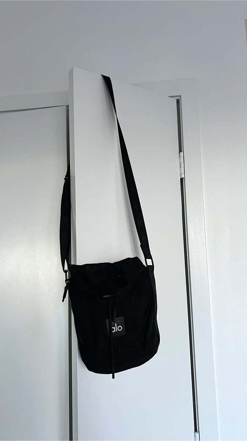 Alo Cross Body Bucket Bag image indicator(5)