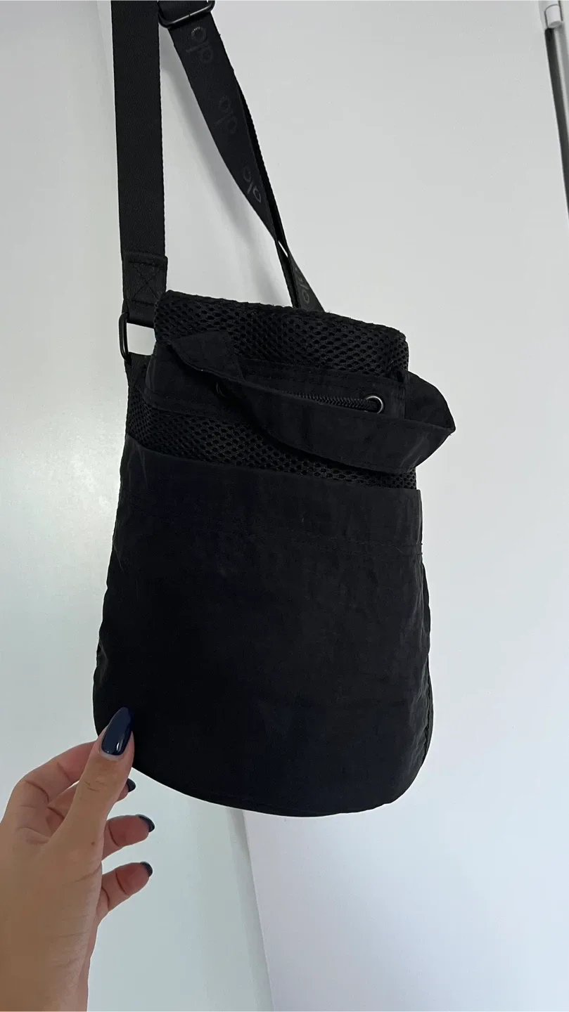 Alo Cross Body Bucket Bag image indicator(4)