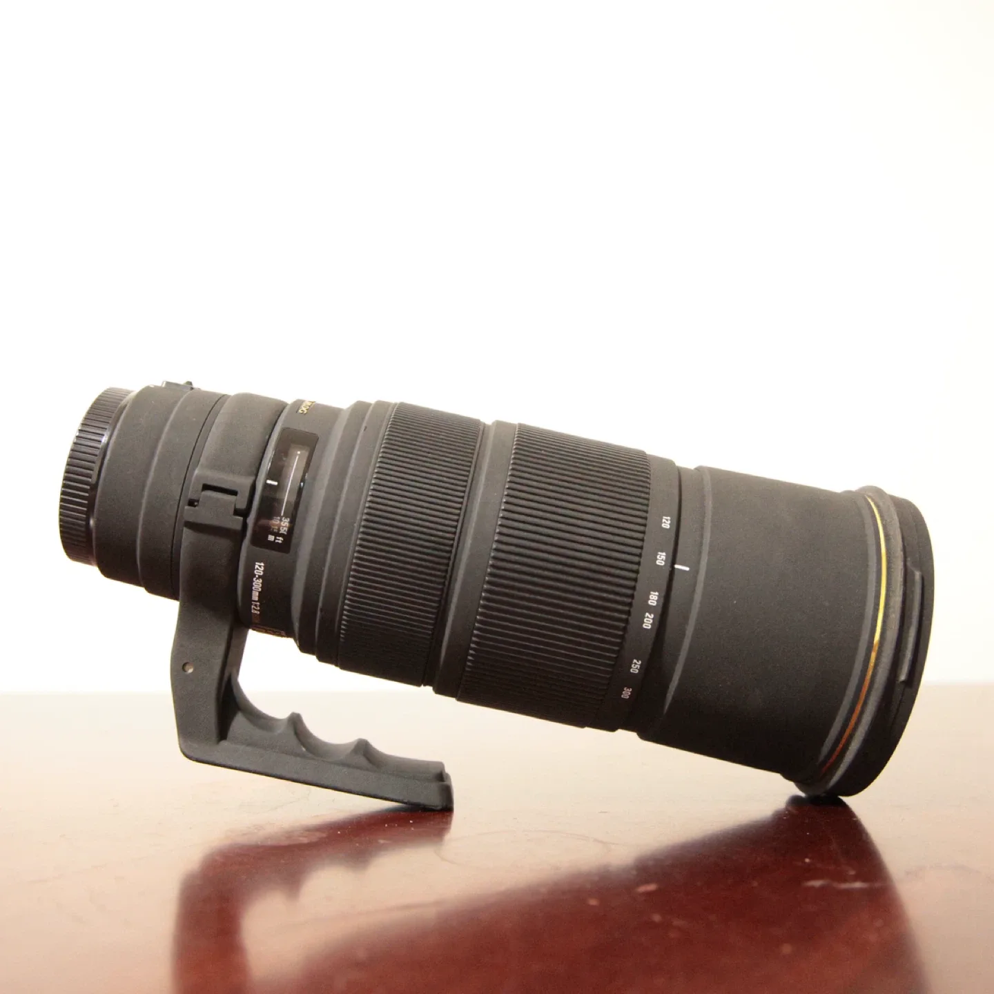 Sigma 120-300mm f/2.8 DG APO Lens image indicator(6)