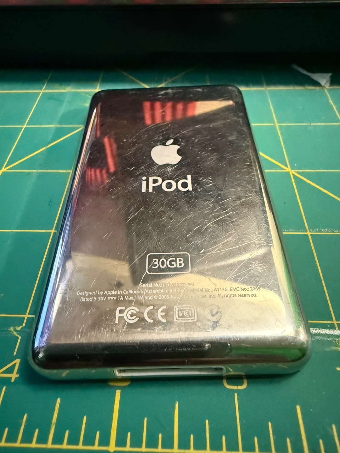 Apple iPod 30GB - photo 2