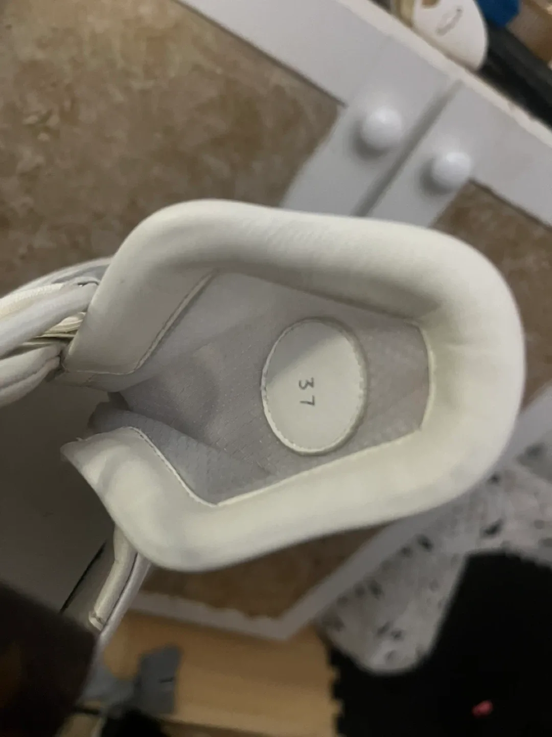 Louis Vuitton LV Archlight Sneaker Size 37 image indicator(3)