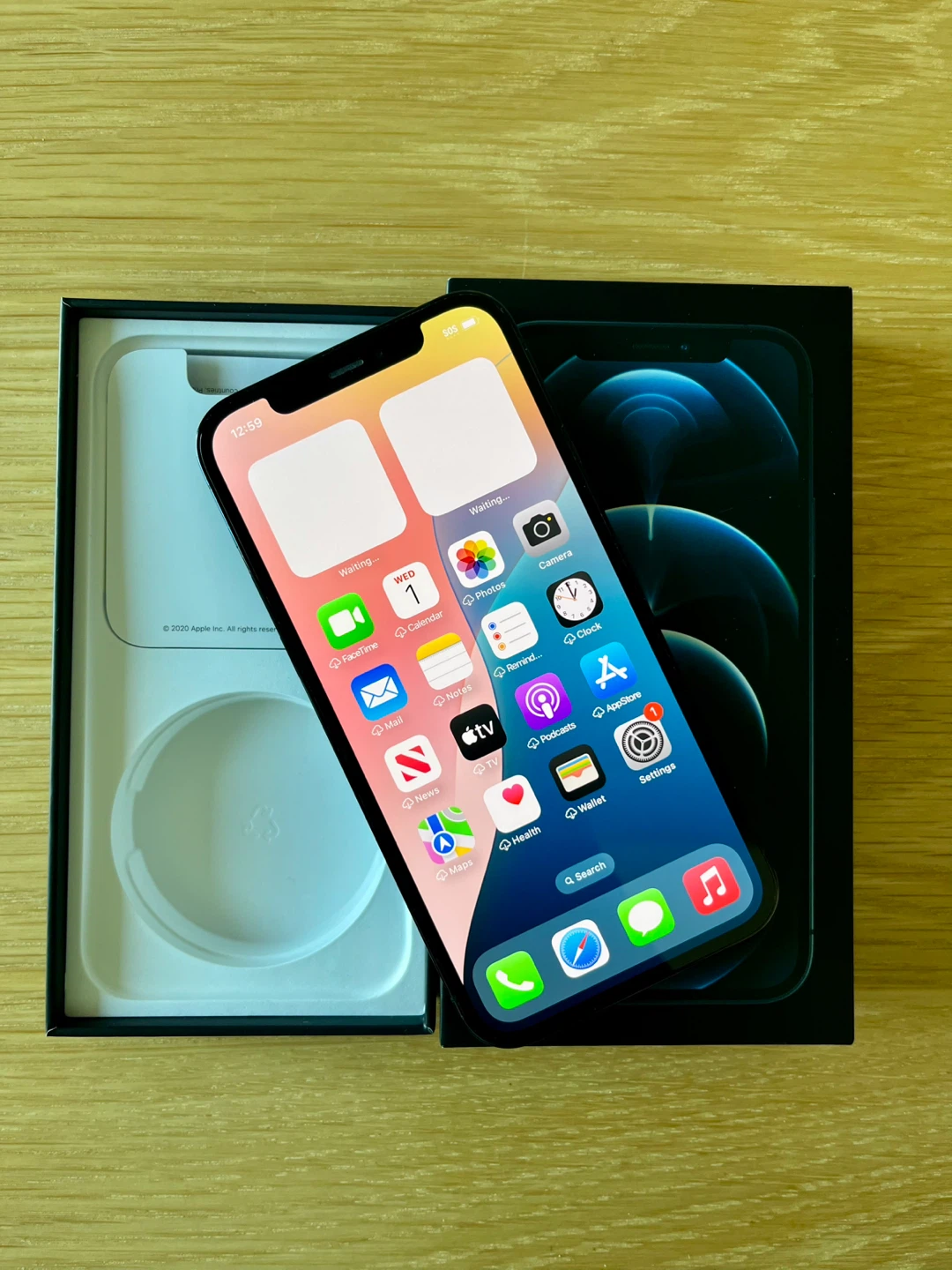 iPhone 12 Pro - photo 2