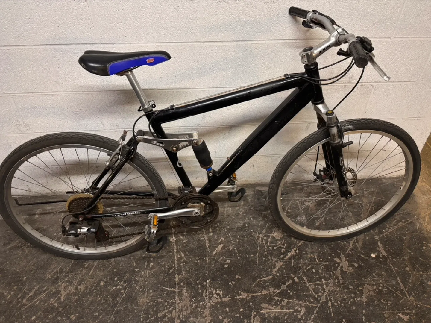 Black Mountain Bike - Shimano components thumbnail