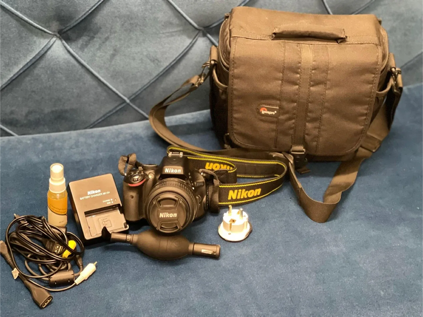 Nikon D5100 Digital Camera with Lens image indicator(6)