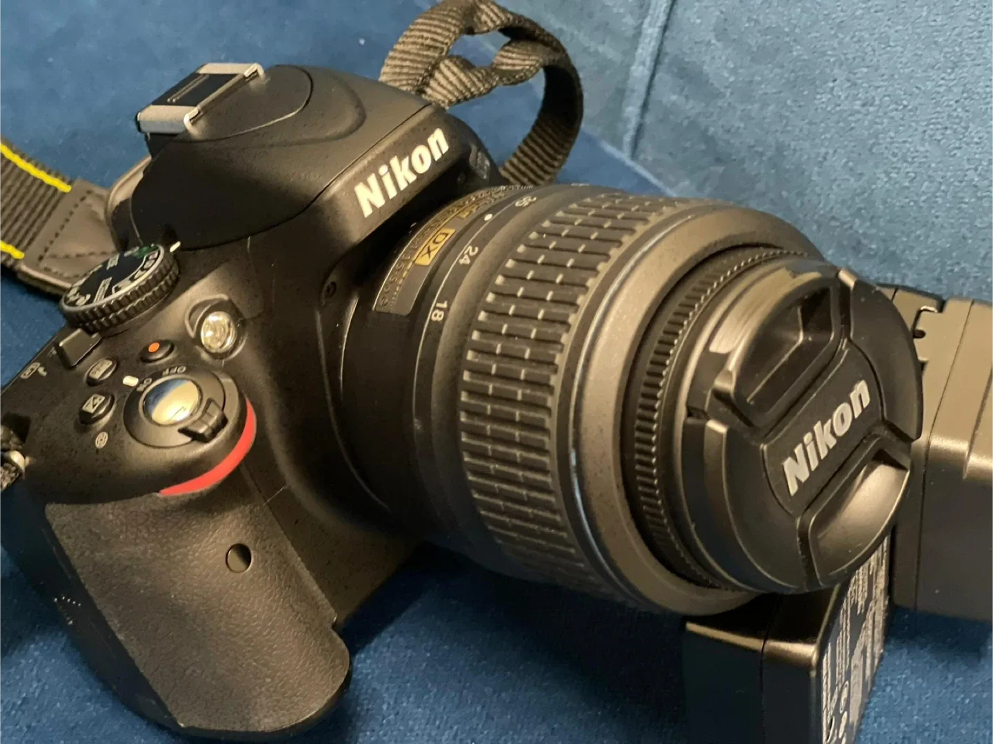 Nikon D5100 Digital Camera with Lens image indicator(5)