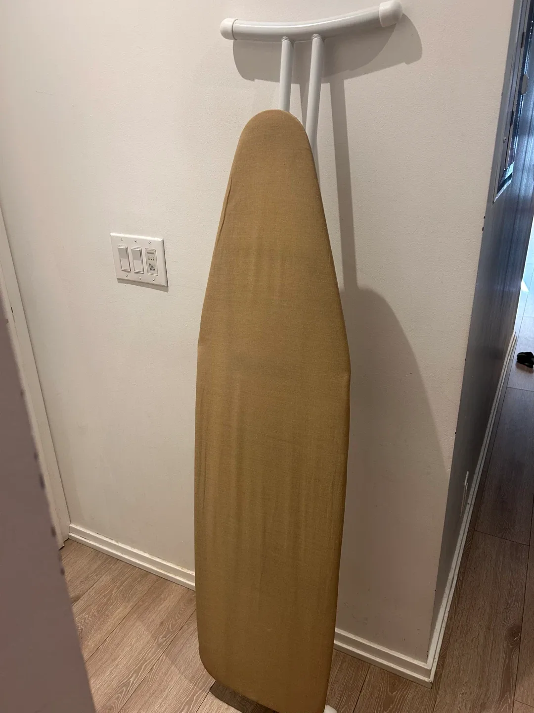 Ironing Board in like new condition thumbnail