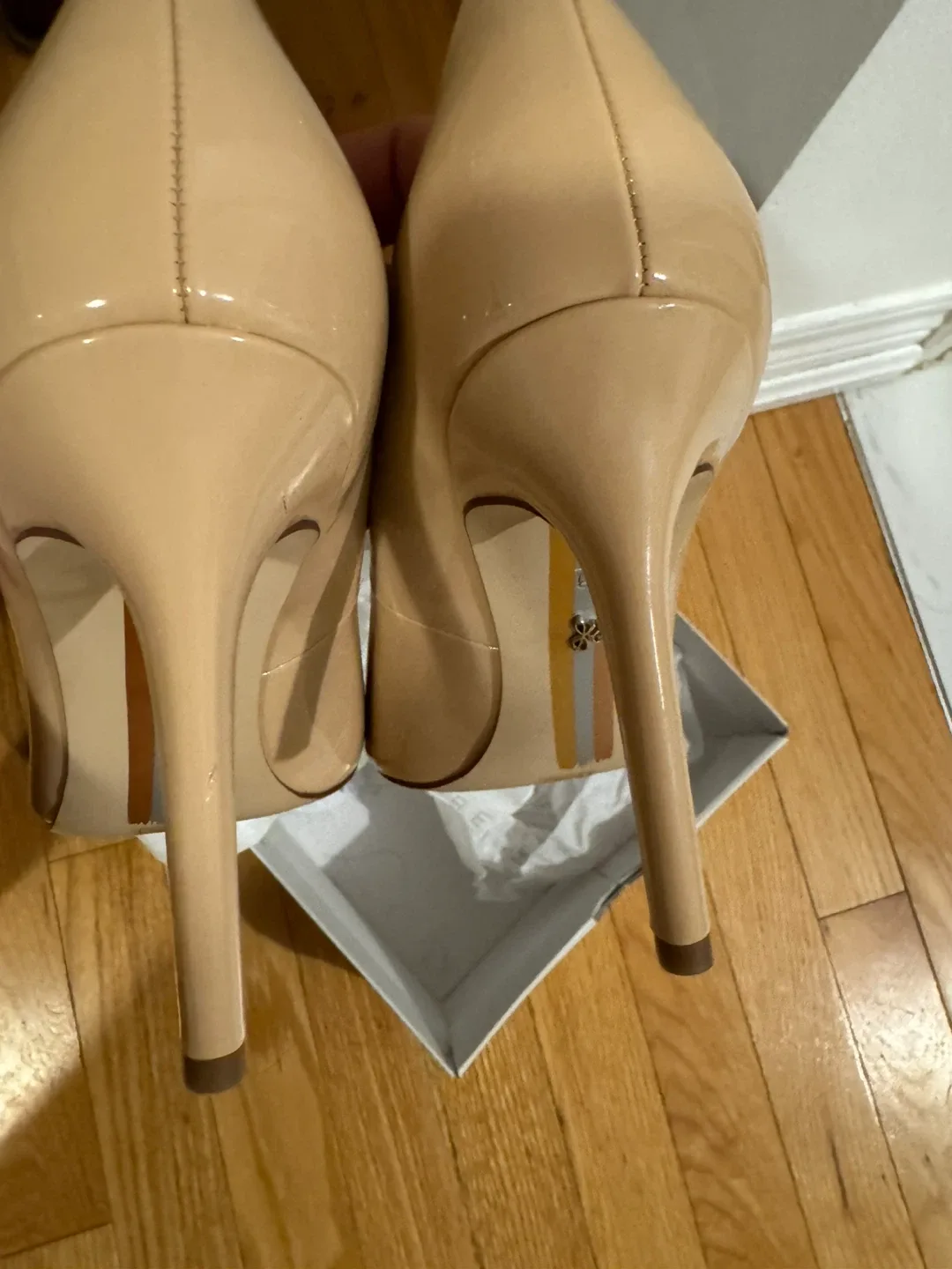 Sam Edelman Pointed Toe Heels - Size 9 image indicator(3)