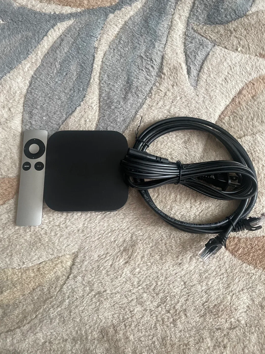 Apple TV 3rd Gen A1469 with Remote, Power & Ethernet Cable thumbnail