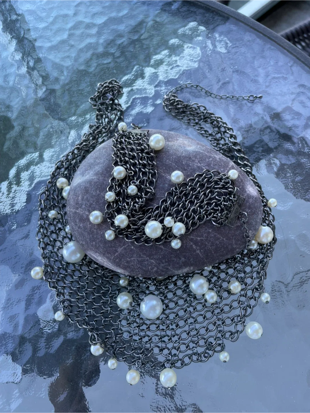 Chainmail Necklace with Pearls thumbnail