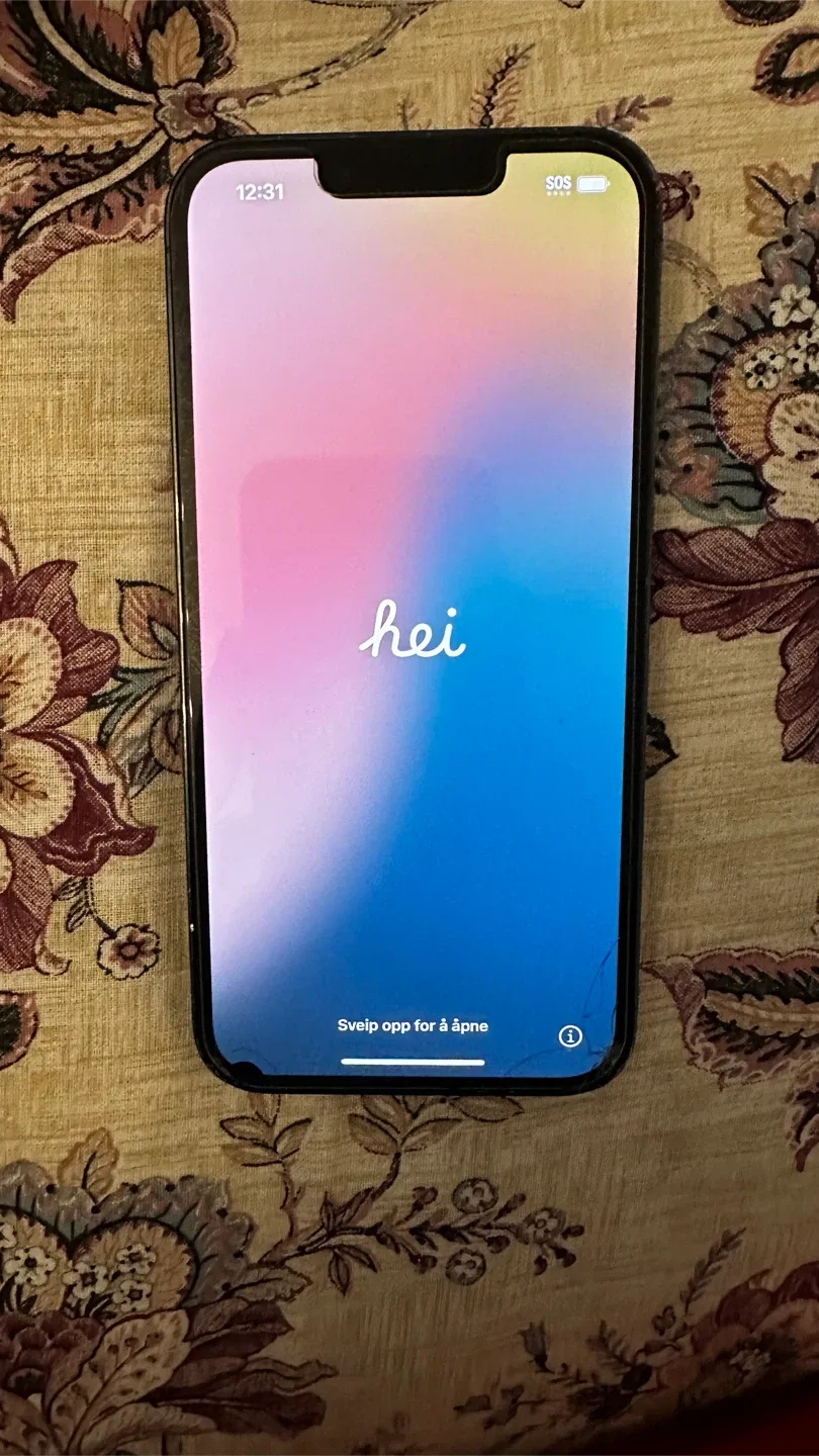 iPhone 13 Pro Alpine Green image indicator(2)