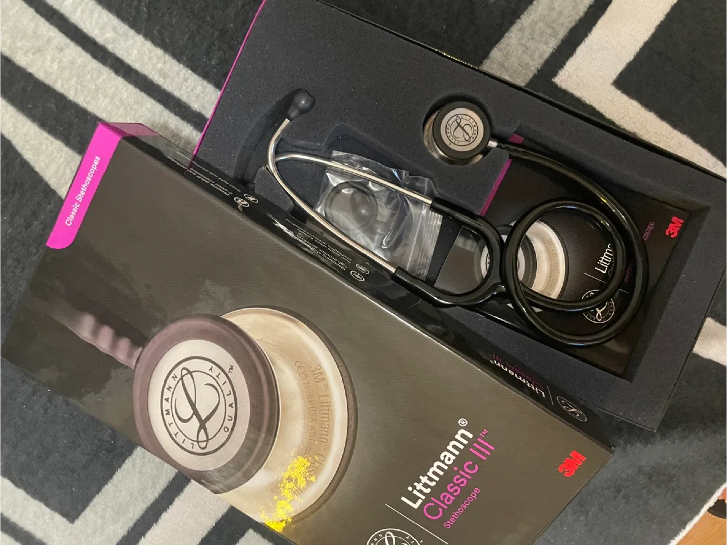 Littmann Classic III Stethoscope - Like New! image indicator(2)
