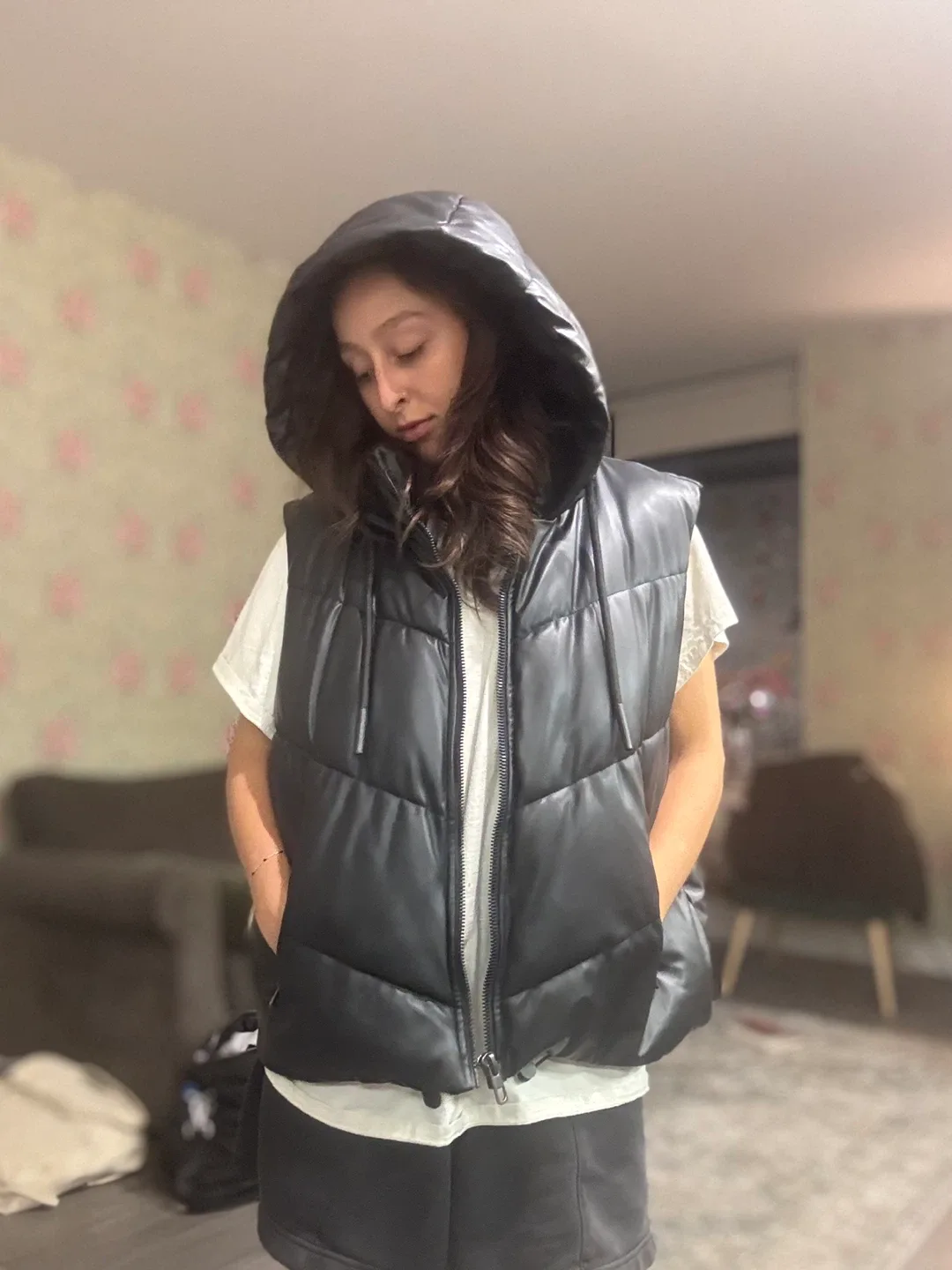 Zara Black Puffer Vest with Hood - Size M image indicator(4)