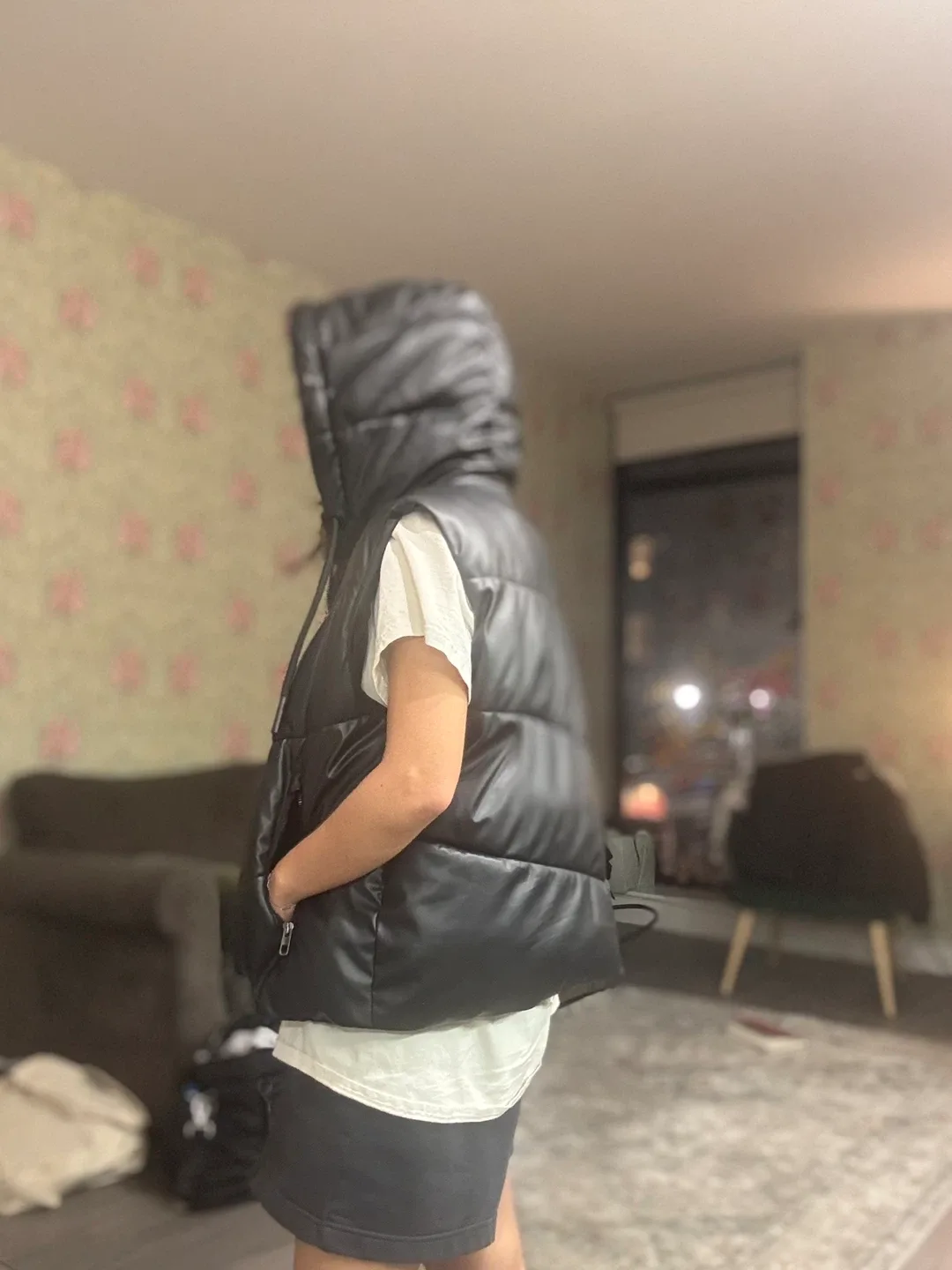 Zara Black Puffer Vest with Hood - Size M image indicator(5)