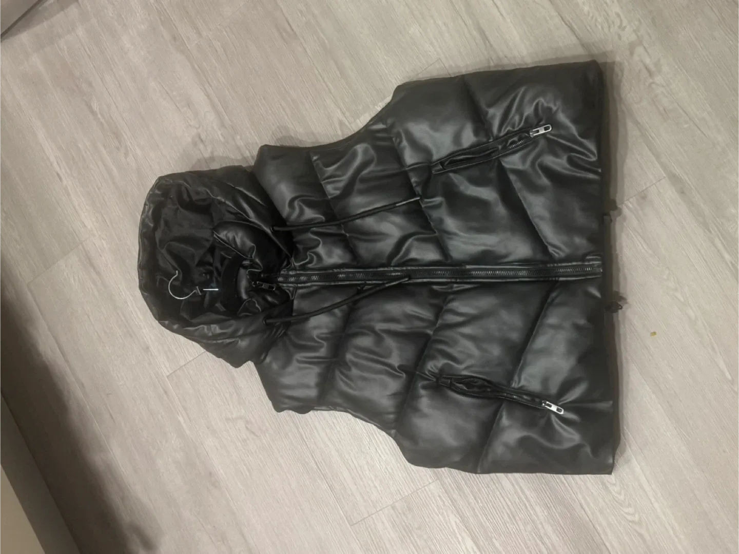 Zara Black Puffer Vest with Hood - Size M image indicator(6)