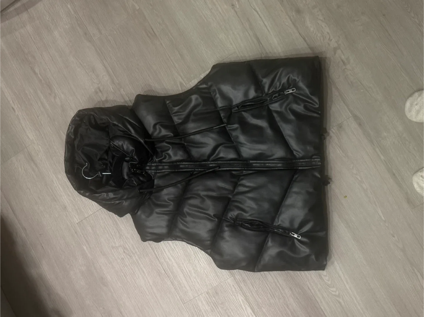 Zara Black Puffer Vest with Hood - Size M image indicator(7)
