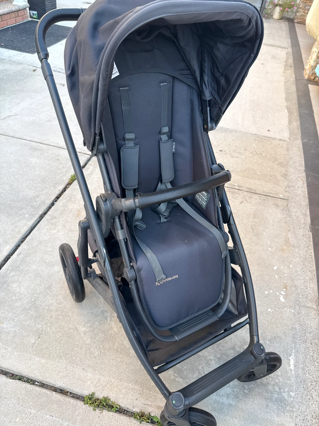 UPPAbaby V2 G-LUXE Stroller - Black - photo 2