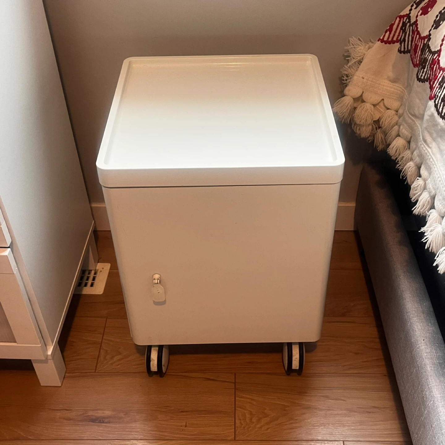 White IKEA Vinstra Nightstand Rolling Storage Side Table - photo 5