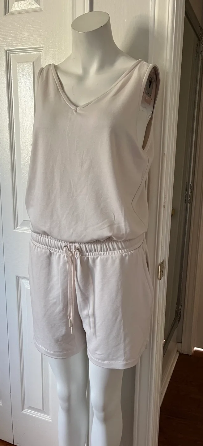Lolë Romper - Size M - Beige image indicator(6)