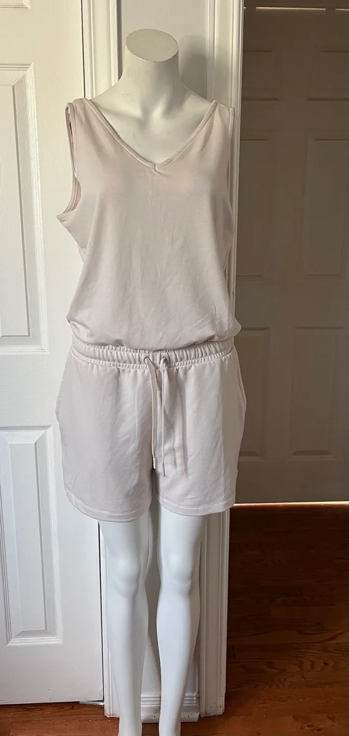 Lolë Romper - Size M - Beige image indicator(5)