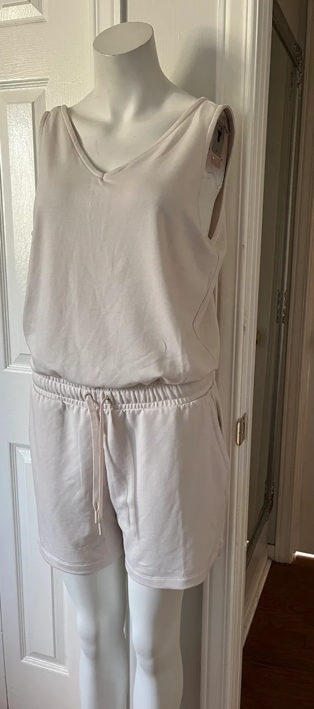 Lolë Romper - Size M - Beige image indicator(3)