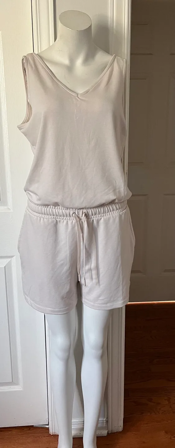 Lolë Romper - Size M - Beige image indicator(4)