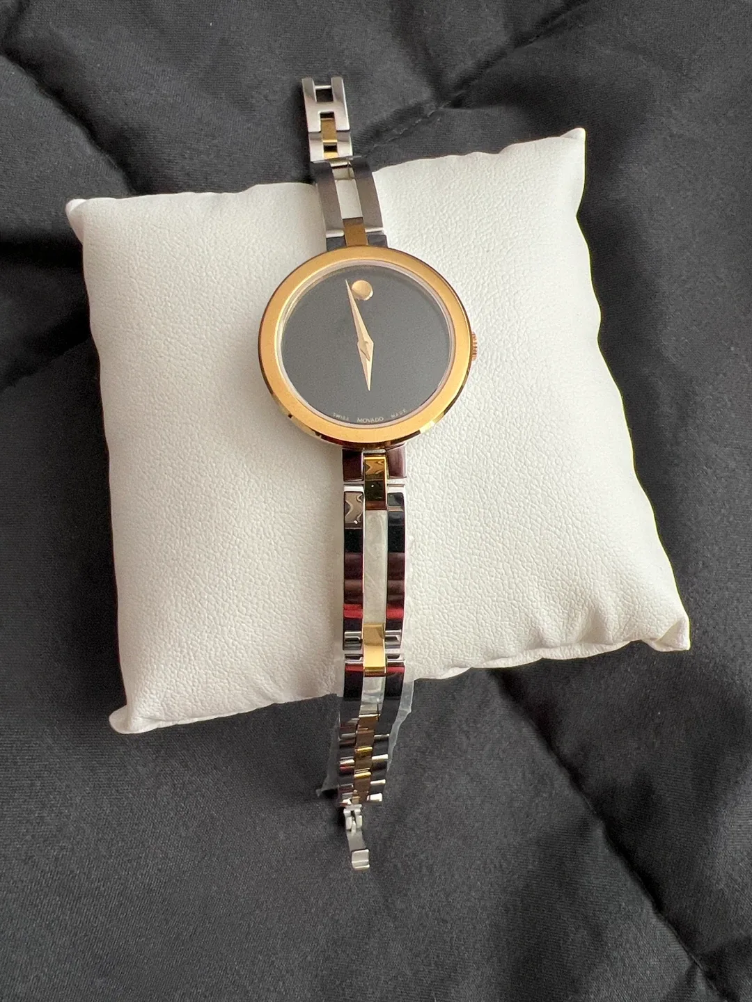 MOVADO ESPERANZO 2 tone women watch image indicator(3)