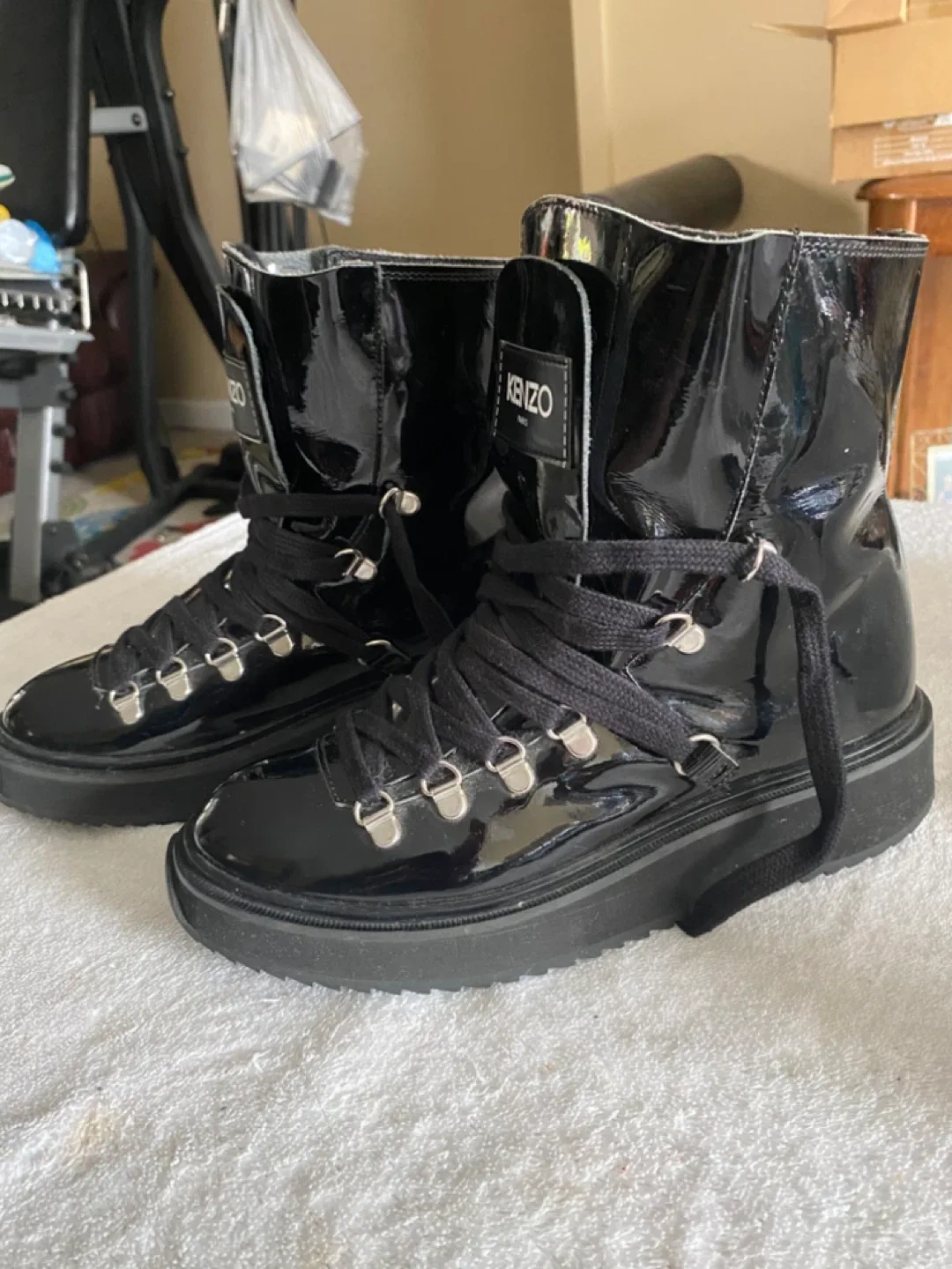 BEST OFFER ACCEPTED KENZO PARIS SIZE  7  ALASKA BLACK BOOTS image indicator(8)