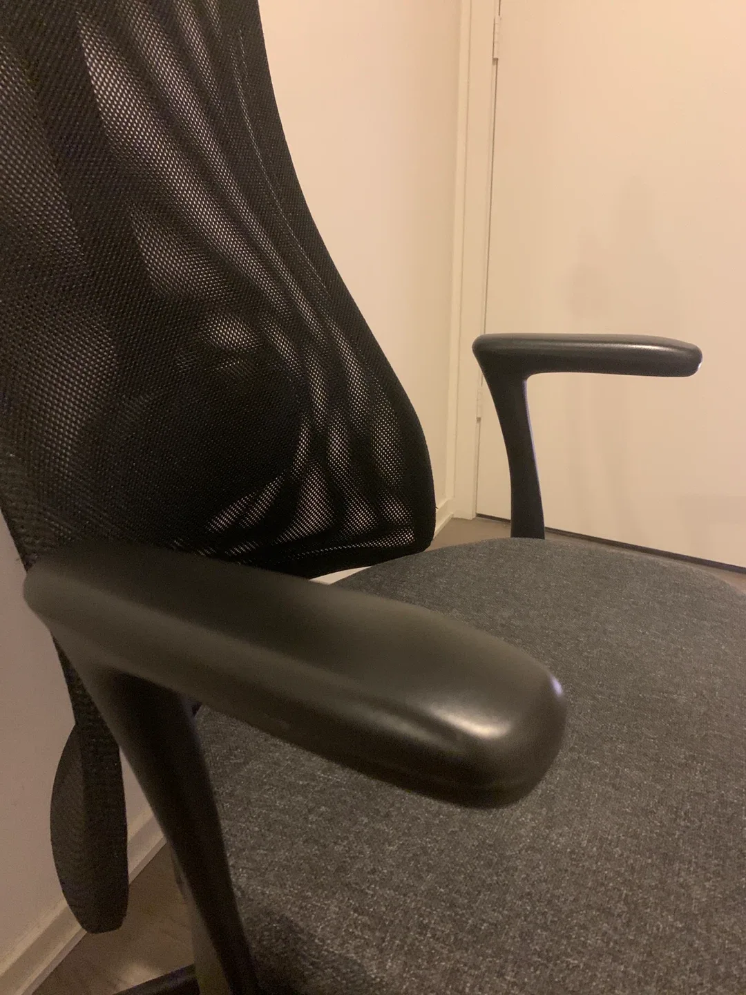 IKEA Ergonomic Office Chair - Grey image indicator(5)