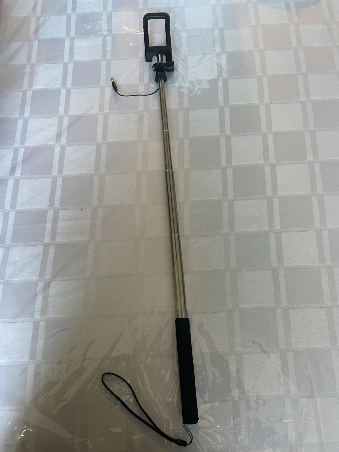 Handheld Selfie Stick with Wired Button 👍😀 image indicator(3)