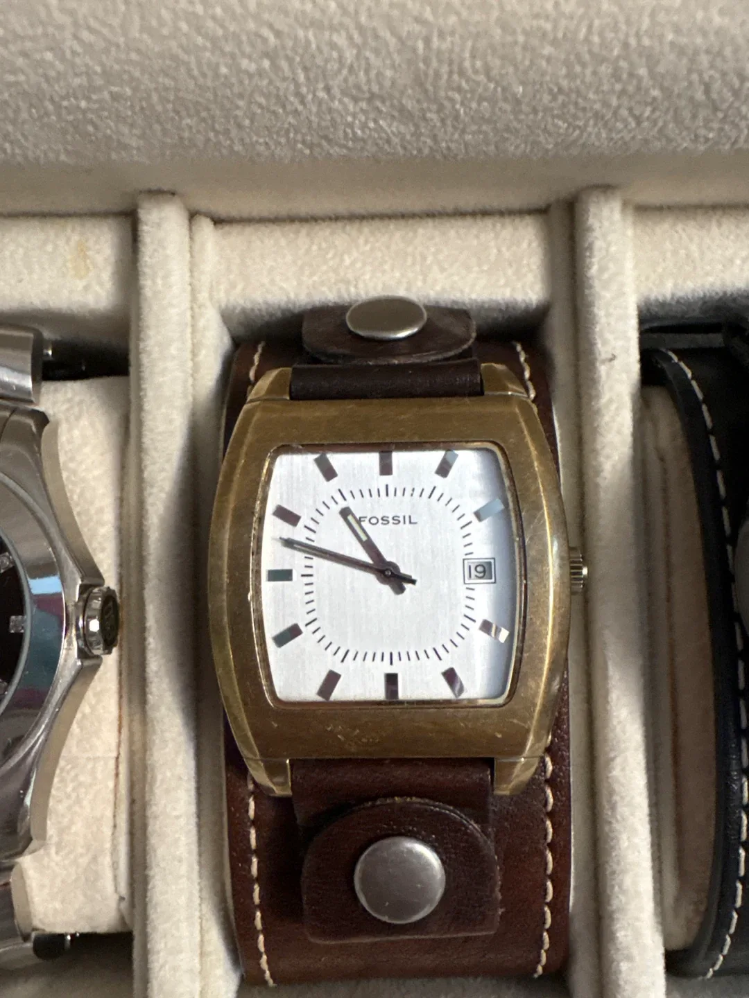 Fossil & ESQ Watches image indicator(5)