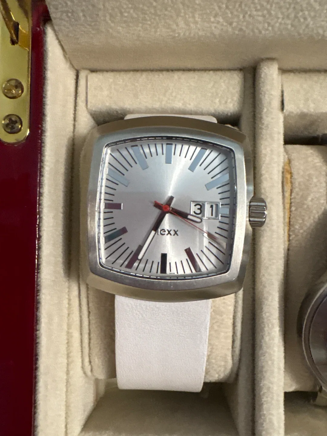 Fossil & ESQ Watches image indicator(2)