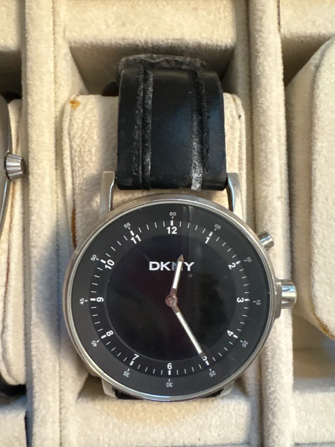 Fossil & ESQ Watches image indicator(9)