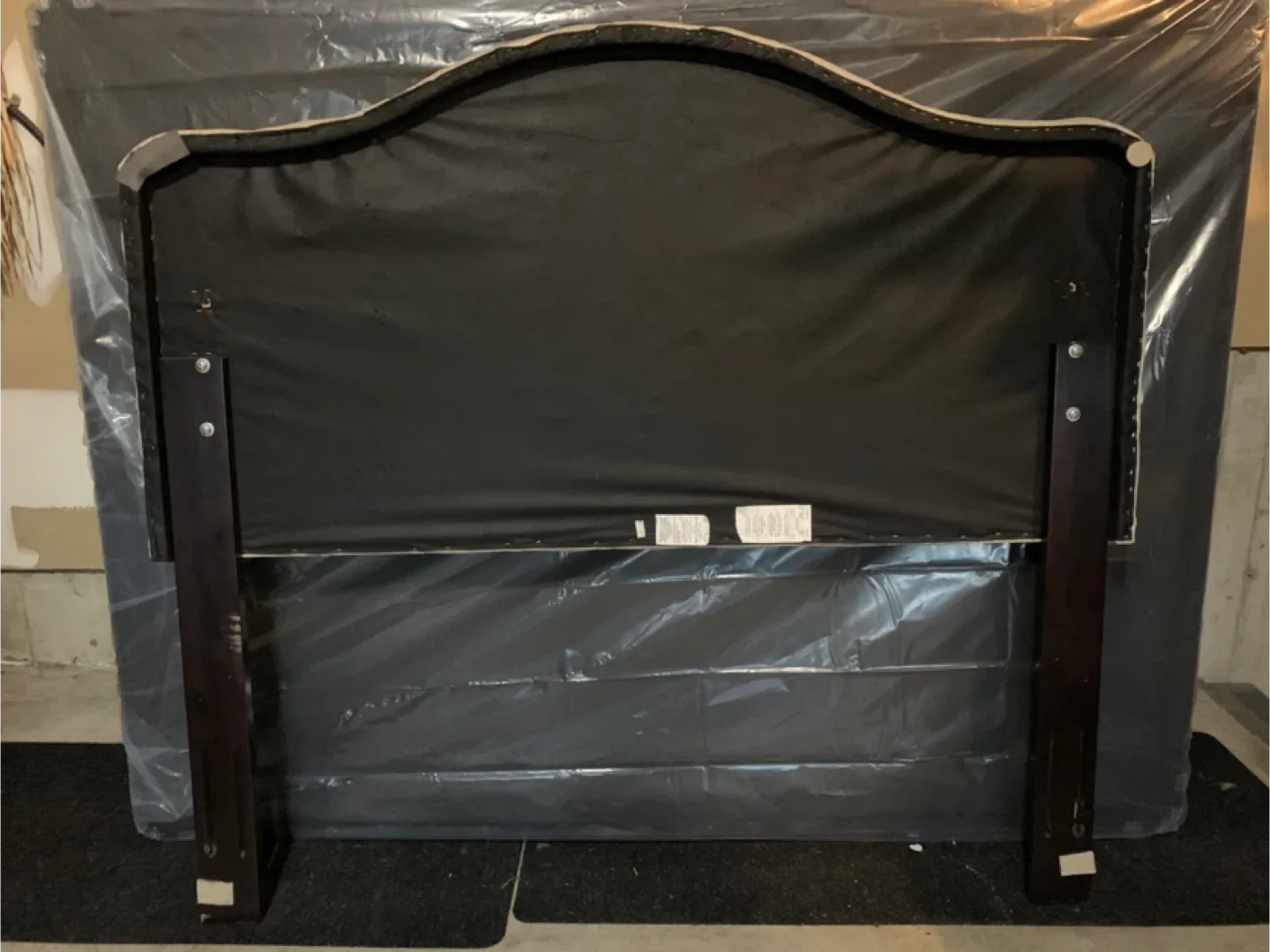 PRICE DROP!Upholstered Tufted Queen Headboard image indicator(3)