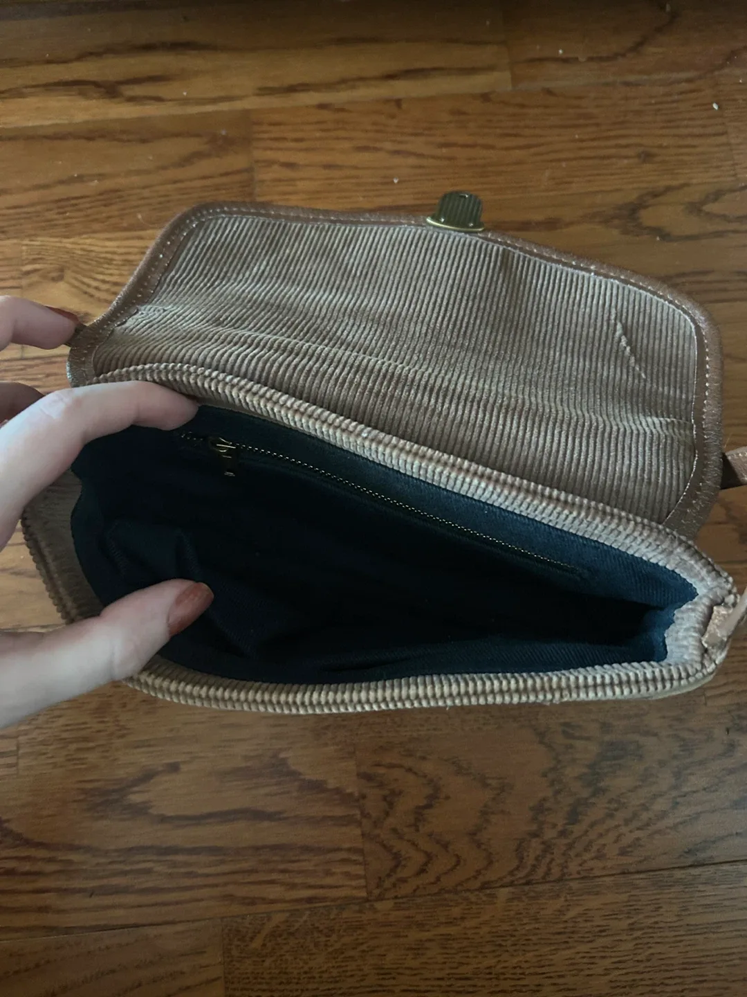 Corduroy Shoulder Bag from Brandy Melville image indicator(2)