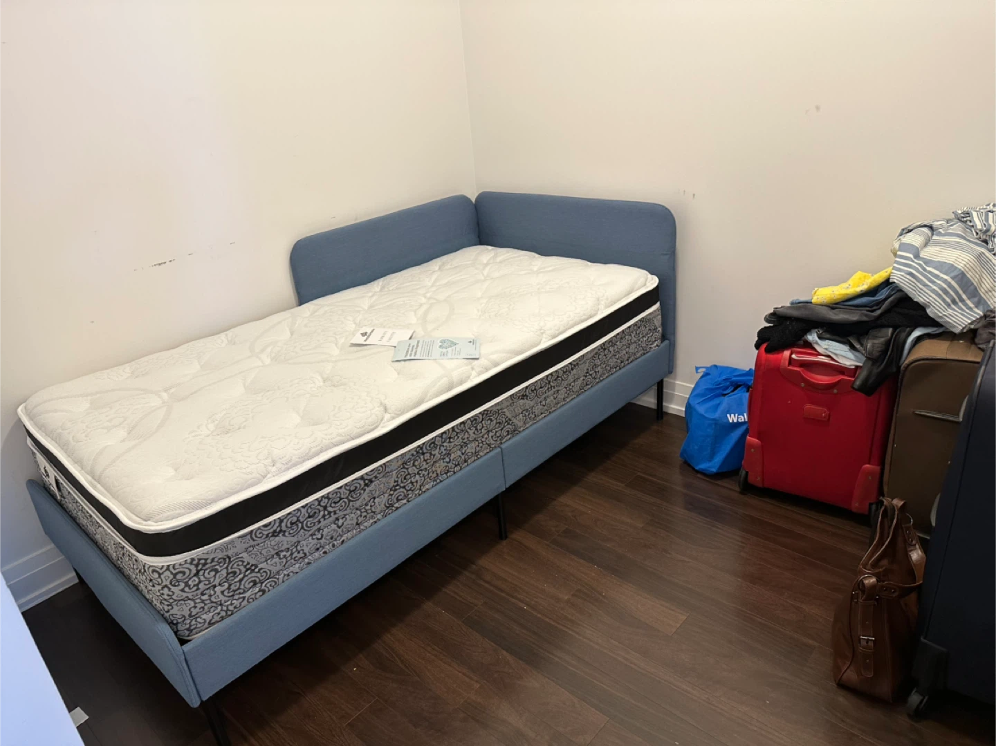 Single bed with mattress