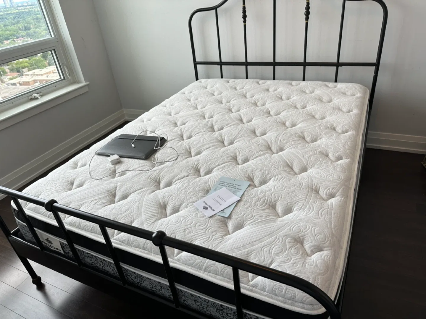 Single bed with mattress image indicator(2)