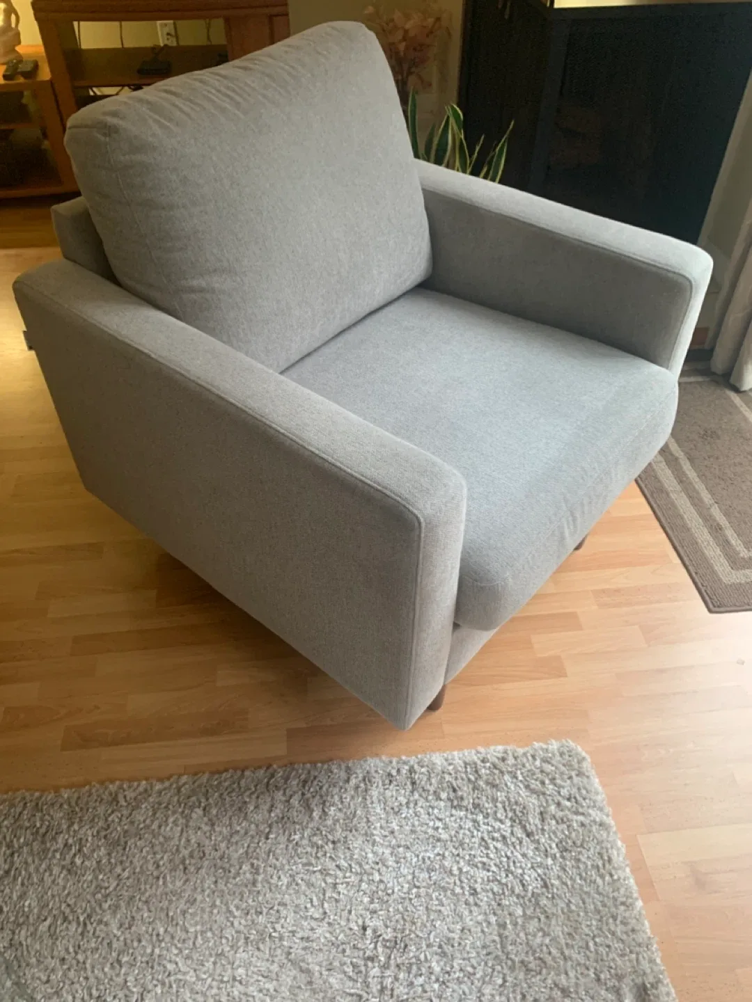 Grey Armchair with Wooden Legs image indicator(2)