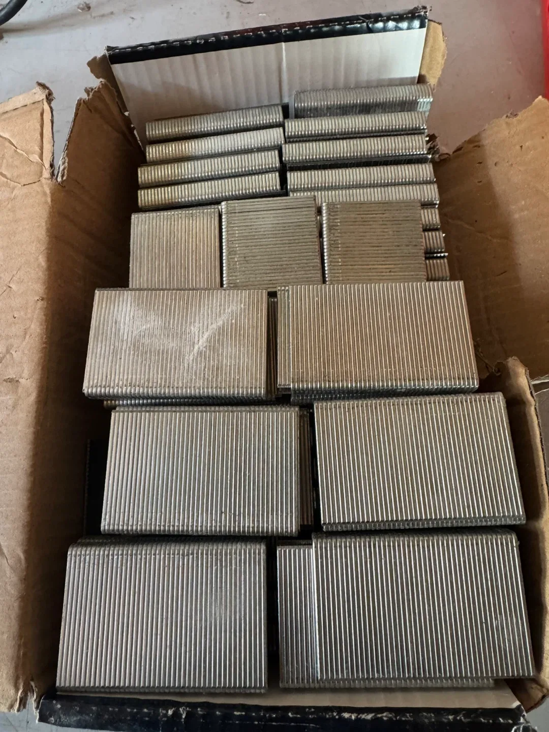 Flooring Staples 2" x 1/2" Crown - 15.5 GA Galvanized image indicator(2)