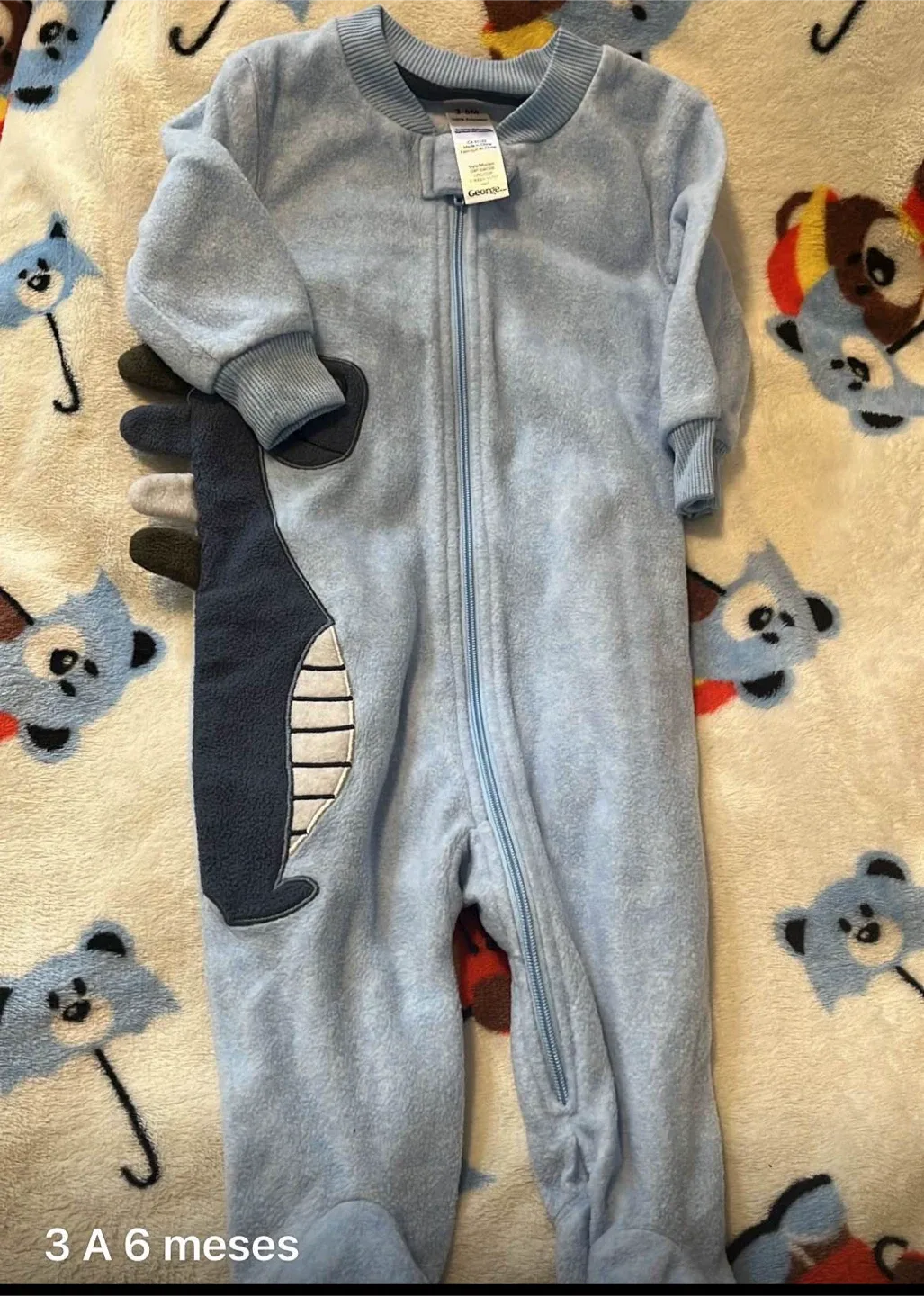 Baby Clothes Bundle (0-12 Months) image indicator(6)