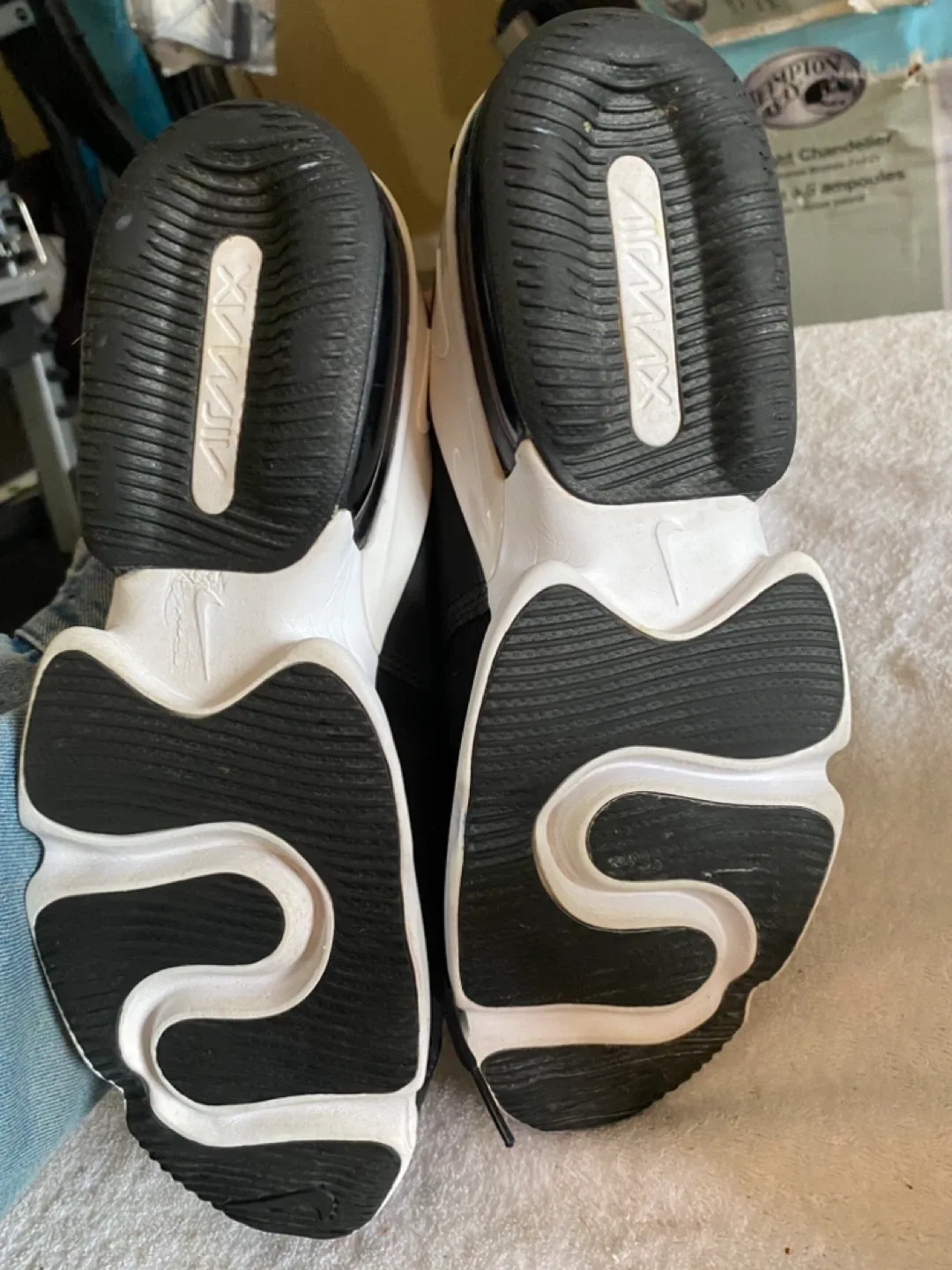 NIKE AIRMAX INFINITY MINT SIZE 12 image indicator(3)