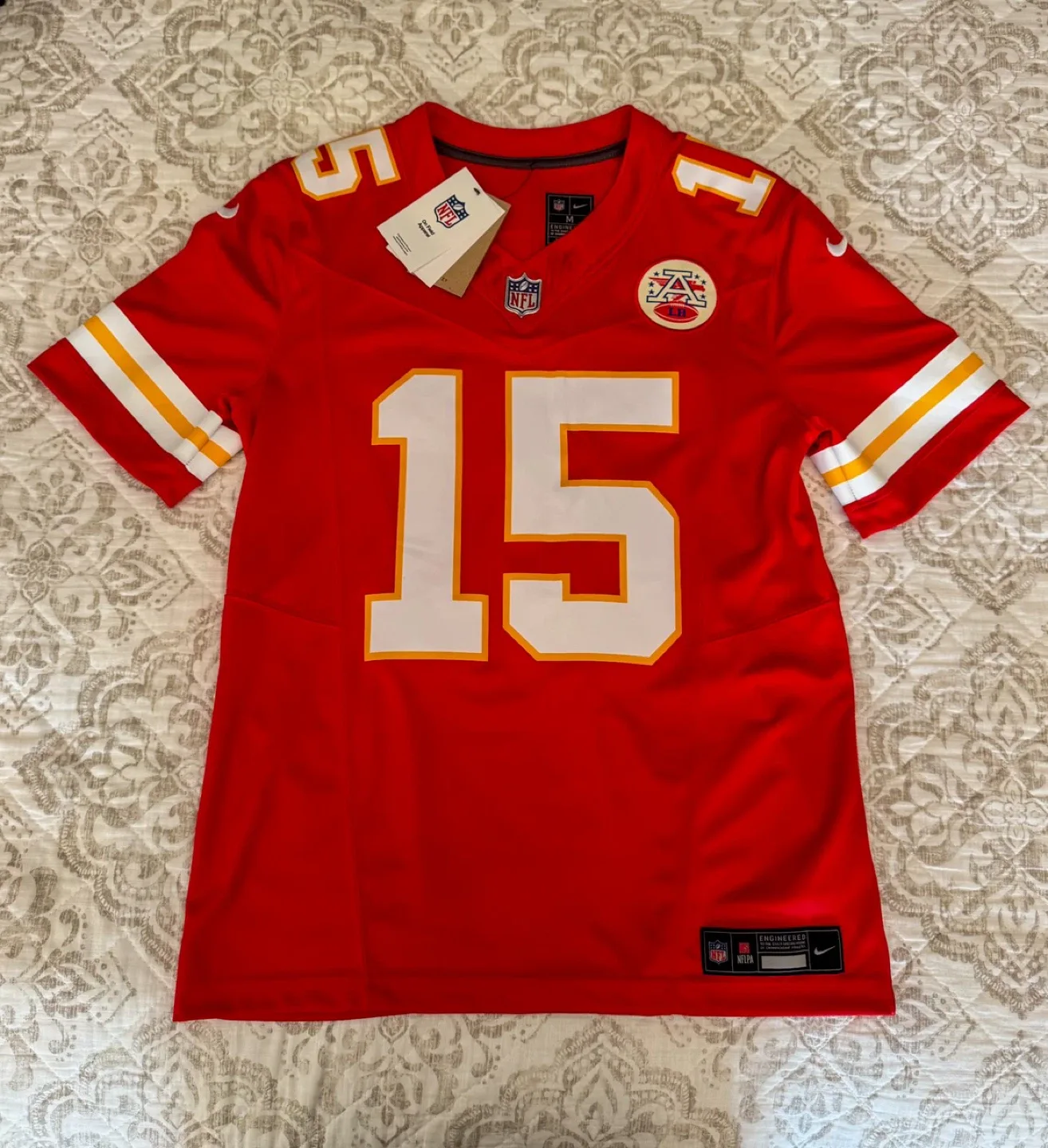 Nike Mahomes #15 Chiefs Jersey - Size M image indicator(2)