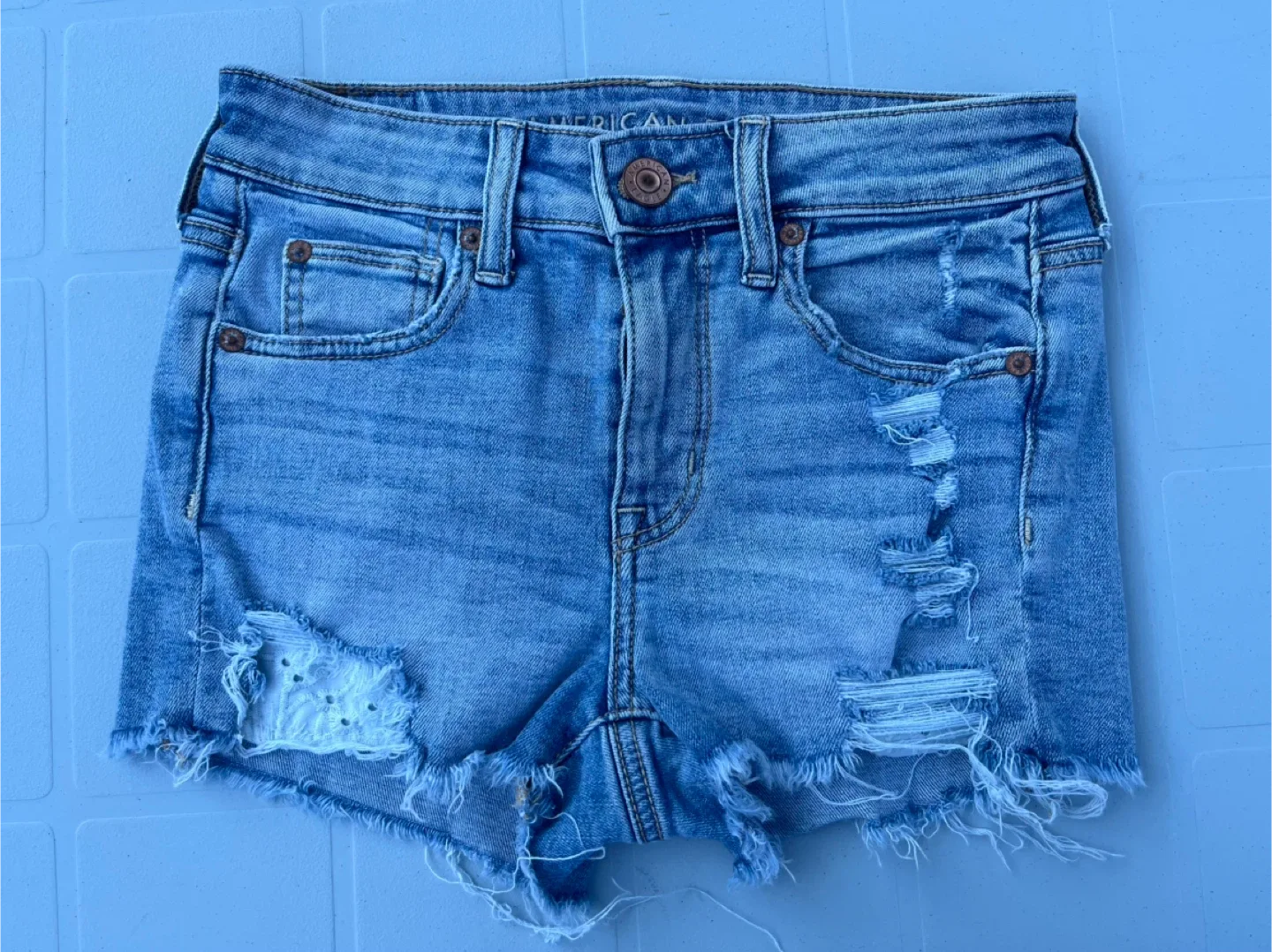 American Eagle Denim Shorts - SIZE 0 thumbnail