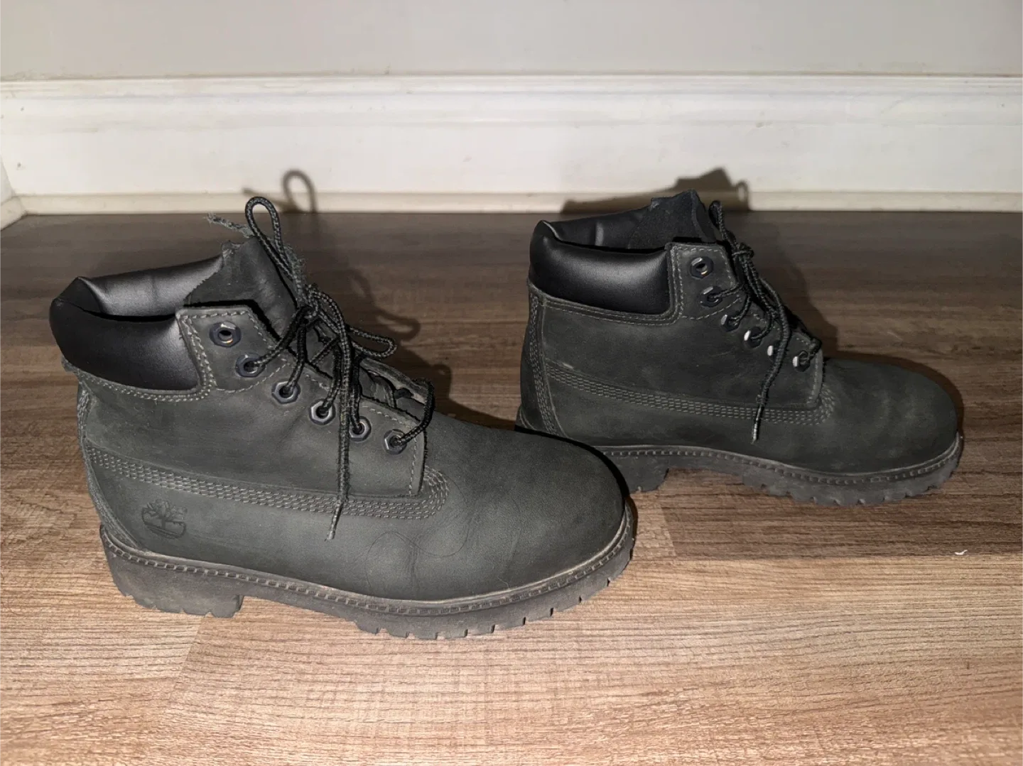 Timberland Youth Size 3 Black Boots image indicator(4)