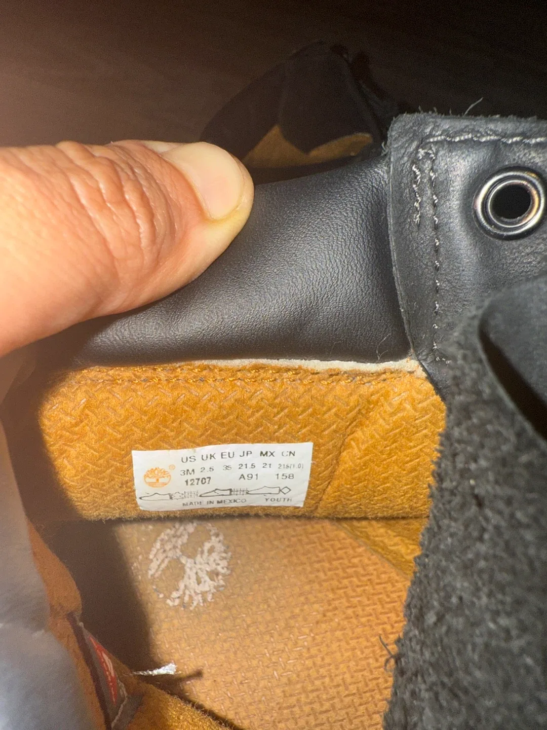 Timberland Youth Size 3 Black Boots image indicator(3)