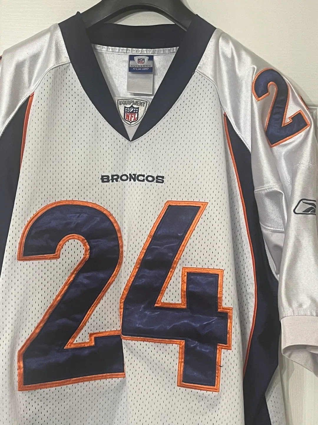 Denver Broncos #24 Champ Bailey Jersey Men’s XL image indicator(2)