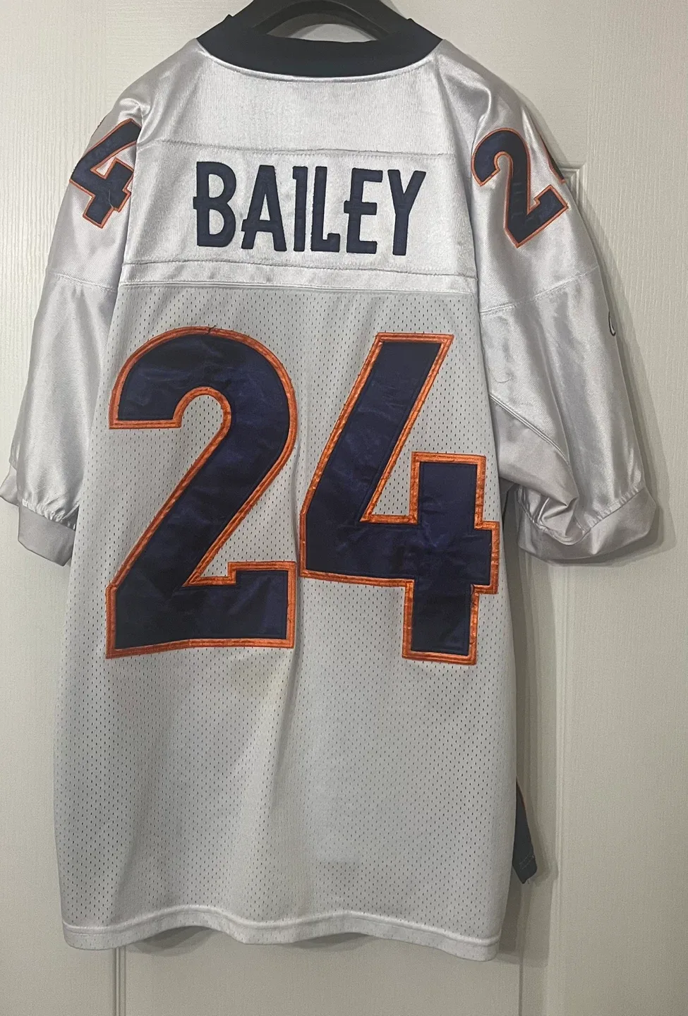 Denver Broncos #24 Champ Bailey Jersey Men’s XL image indicator(5)