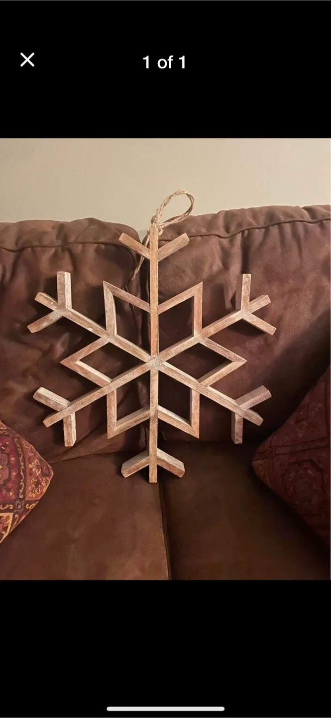 Wooden Snowflake Wall Decor thumbnail