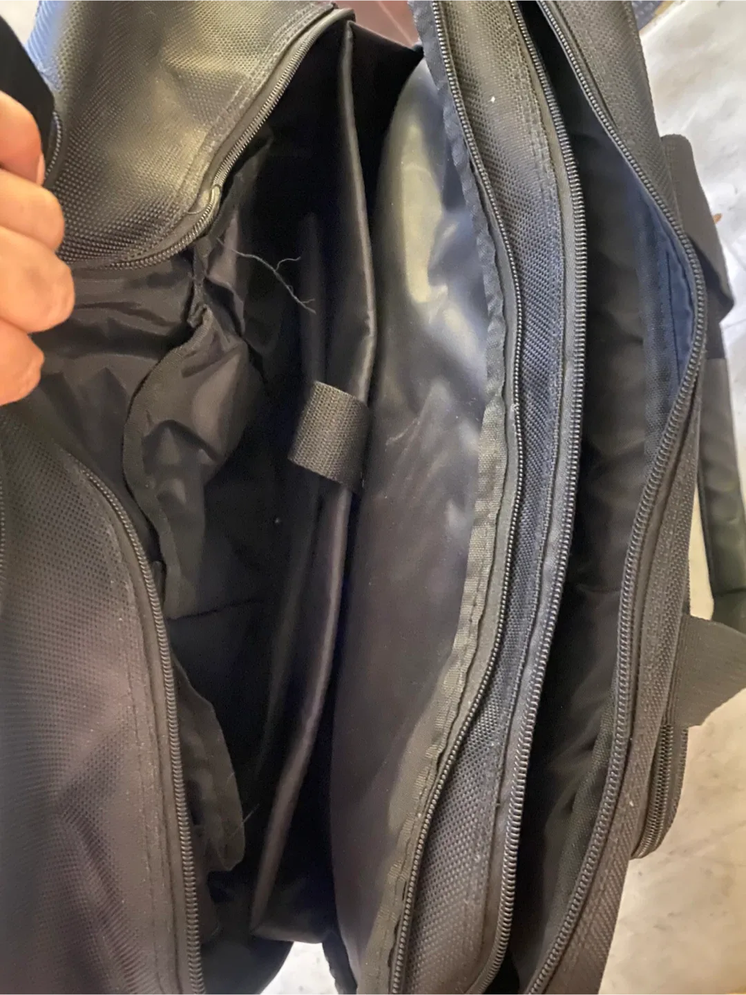 Shaklee Black Rolling Carry-On Bag image indicator(5)