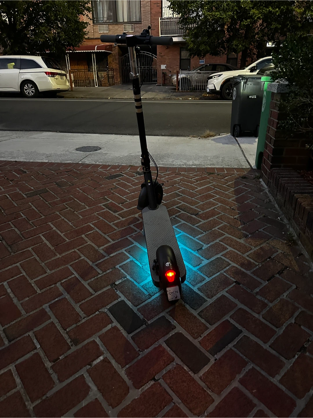 Okai Neon Pro ES30 Electric Scooter - photo 2